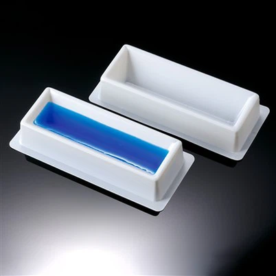 BIOLOGIX løsningsservanter laget av PVC, polystyren (PS) eller sterk polypropylen (PP)
